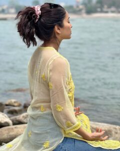 Asha Negi Instagram - I just read something that said..

The older I get, the less I hold grudges. I can be civil with people I don’t like. I can congratulate people even if they have previously annoyed me. I can speak kindly of people even if we are no longer close. I can do all this while keeping my distance and protecting my peace.

And I couldn’t agree more💙🌻