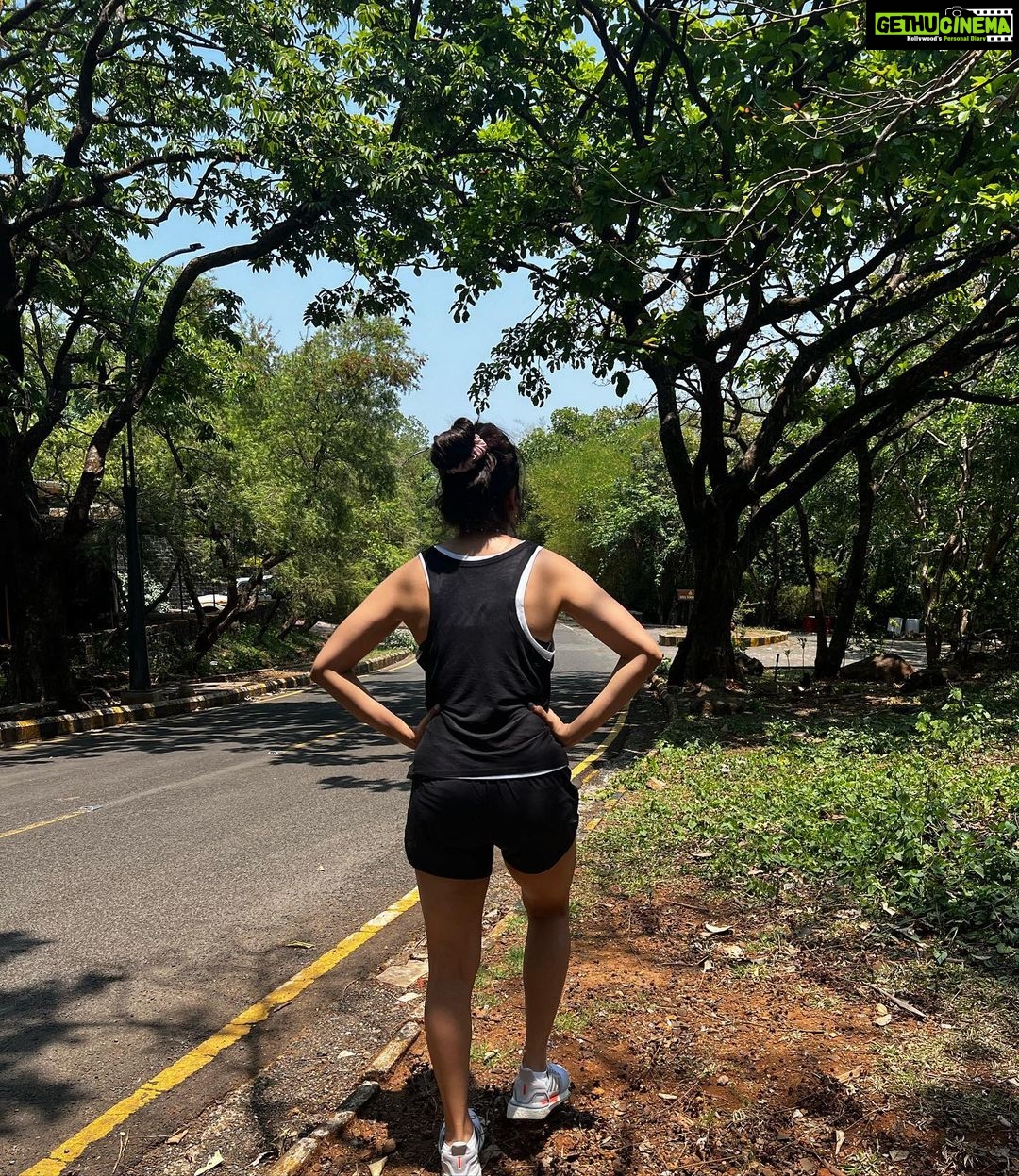 Asha Negi Instagram - Happiest around nature!🌻🌼 :-Don’t miss the last picture