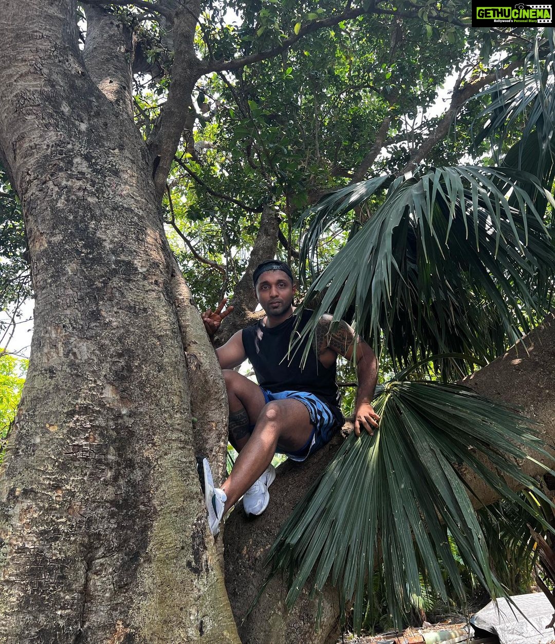 Asha Negi Instagram - Happiest around nature!🌻🌼 :-Don’t miss the last picture