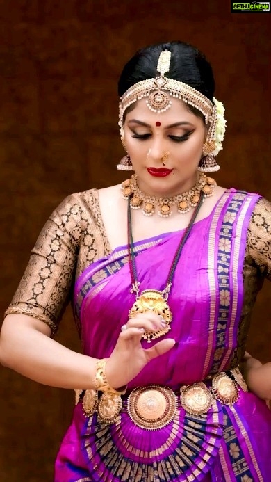 Asha Sharath Instagram - 🌟Navarasa🌟 Makeup : @mukeshmuralimakeover Camera: @sonaweddingcompany @ashasharathperformingarts @ashasharathkairalikalakendram Costume & Jewellery: @ashasharathcollections Music: Anjali Sumesh