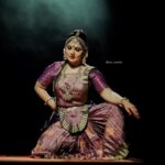 Asha Sharath Instagram – Performance at Thykkattu Sri. Mahadeva Temple🙏
Costume & Jewellery: @ashasharathcollections
Camera: @m.r_ananthu Cochin International Airport
