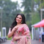 Asha Sharath Instagram – The color of love, hope and joy.💖#pink
Designed & Styled by: @krishnaviswam 
Coordinator: @firos_the_stylist
Photography: @abinprasad_cherthala 
Makeup: @shoshank_makeup