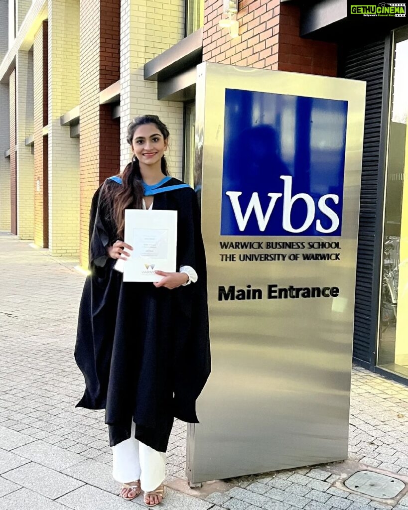 Asha Sharath Instagram - Im overwhelmed with happiness to see my little Panku graduate from her Masters in Business Analytics from Warwick University, UK. Always remember that you are braver than you believe, stronger than you seem, smarter than you think, and loved more than you’ll ever know. We love you💖.