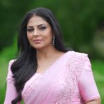 Asha Sharath Instagram – Pinky🌸
Designer n stylist: @laamiya.c.k 
Mua : @Shashank_makeup 
Photo: @insta_stories_of_sarath 
Saree : @lulucelebrate  jewelleries: @anokhi_priyakishore