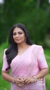 Asha Sharath Instagram - Pinky🌸
Designer n stylist: @laamiya.c.k 
Mua : @Shashank_makeup 
Photo: @insta_stories_of_sarath 
Saree : @lulucelebrate  jewelleries: @anokhi_priyakishore