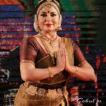 Asha Sharath Instagram – Performance at Changanassery Perunna Sri Subrahamaniya Swamy Temple🙏
📸 @gokul___ps