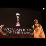 Asha Sharath Instagram – So blessed to receive the ” Woman Icon Of The Year Award”. It is an honour to receive the award from the great director Sri. Hariharan sir and share the stage with so many legends. Thank you Kerala vision for this award🙏🙏