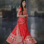 Asha Sharath Instagram - "Time for the bird to leave the nest and soar on to the skies in its pursuit of the new life that awaits it"....my Panku spreading her wings to fly out into her new life😍❤️😘😊🙏🙏. I share my happiness with my friends and wellwishers on this joyous occasion of her wedding engagement 🙏🙏🙏 @uthara.sharath @jaan_moni_das @mukeshmuralimakeover @pakyoweddings @shabeerzyed_photography @bijudhwanitarang
