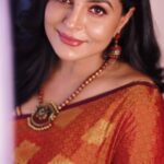 Asha Sharath Instagram – That moment when you wear the right jewellery with the right saree, nothing compares to perfection🌟💖.
Jewellery & Saree : @ashasharathcollections 

Makeup: @meeramax_makeupartist_ 
Camera: @anoop_kumar_pixelhouse 
Editor: @vinuboss