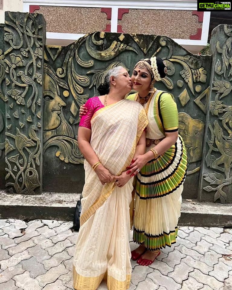 Asha Sharath Instagram - I want to thank you for all of the sacrifices you've made for our family on this Mother's Day. I'm fortunate to have you as my mother since your love knows no bounds. I hope your day and all mothers around the world is full with love and happiness. Happy Mother's Day to all mothers in the entire world!