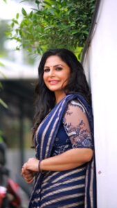 Asha Sharath Instagram - The beauty of a blue saree takes the breath away. Its elegance radiates day or night in any occasion. #bluesareesaason #sareelove #blueisthecolour #durbanstyle Photographer: @abinprasad_cherthala Designed & Styled by: @krishnaviswam Coordinator: @firos_the_stylist Makeup: @shoshank_makeup