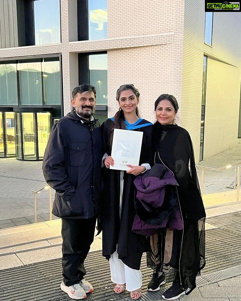 Asha Sharath Instagram - Im overwhelmed with happiness to see my little Panku graduate from her Masters in Business Analytics from Warwick University, UK. Always remember that you are braver than you believe, stronger than you seem, smarter than you think, and loved more than you’ll ever know. We love you💖.