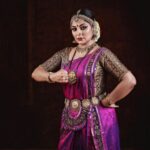 Asha Sharath Instagram – Dancing to the rythmn of my life💗
Dance costumes & Jewellery: @ashasharathcollections
💄 @mukeshmuralimakeover 
📷 @sonaweddingcompany