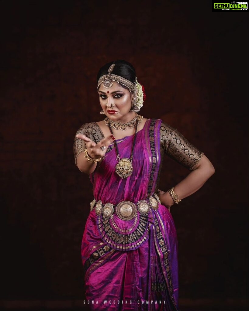 Asha Sharath Instagram - Dancing to the rythmn of my life💗 Dance costumes & Jewellery: @ashasharathcollections 💄 @mukeshmuralimakeover 📷 @sonaweddingcompany
