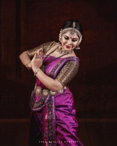 Asha Sharath Instagram - Dancing to the rythmn of my life💗
Dance costumes & Jewellery: @ashasharathcollections
💄 @mukeshmuralimakeover 
📷 @sonaweddingcompany