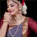 Asha Sharath Instagram – Dance is the joy of movement and heart of life✨️🙏
Costume & Jewellery: @ashasharathcollections
📷 @hi_techwedding_company