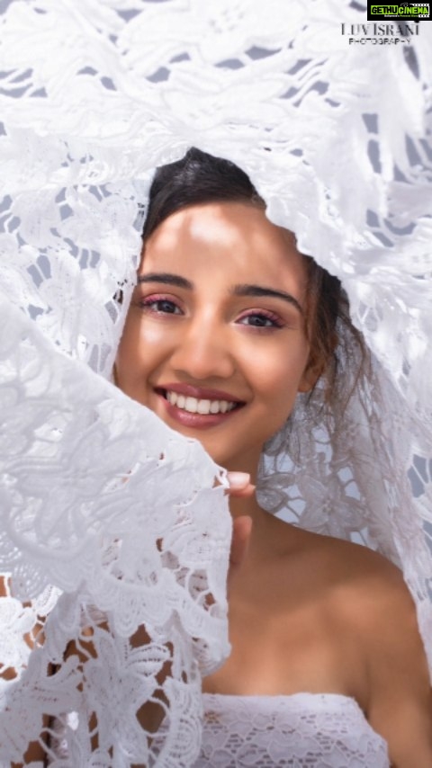 Ashi Singh Instagram - Ashi Singh's @i_ashisinghh expression says it allš„° Muse : Ashi Singh @i_ashisinghh Makeup & Hair : Kanika Arora @kanika_arrora Assisted by : Harshita Patel @makeoverby_harshitapatel #luvisrani #luvisraniphotography #ashisingh #ashisinghofficial #ashisinghfans #white #whiteoutfit #whitemood #whiteconcept #beautystyle #beauty #beautiful #smile #fashionphotography #fashionphoto #fashionshoot #indianbeauty #indianactress #reelsinstagram #reelsvideo #reeloftheday #reelitfeelit LUV ISRANI PHOTOGRAPHY