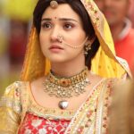 Ashi Singh Instagram - It’s impossible to sum up my Meet Hooda’s journey in words. In these wonderful two years I made tremendous and unforgettable memories…. from 1st day of look tests till the last day of shoot as MEET HOODA, I laughed until my sides hurt, cried until I could see straight, learned a lot, explored myself and the world around me, which had a lot to teach. MEET HOODA challenged me Everyday, I worked hard to make MEET “ THE MEET HOODA” everyday, MEET HOODA made me cry, made me laugh, confused me played with me, made me feel a little extra of emotions, she Irritated me, made me work harder, exhausted me but I have learnt a lot from her, I fall for her, MEET HOODA is unforgettable. She will be always in my & everyone’s memory ♥️ Thank you Meety for all the awards, achievements and appreciation that you got me ♥️ GOOD bye Meet Hooda (Meety) we had an immensely great journey 👏🏻 . #AshiSingh #AshiSinghAsMeet #MeetOnZeeTV #MeetBadlegiDuniyaKiReet