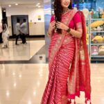 Ashi Singh Instagram - 🌺 . Hair by- @kumarirani860 Make up by- @karlekarvinayak . #SouthIndianLook #SouthIndianSaree