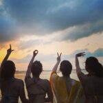 Ashika Ranganath Instagram - Girls trip cheaper than therapy🫰🏼 And it couldn’t be a better place than @adaaranprestigevadoo so so beautiful ♥️ Thanks for organising this amazing holiday @trawel_mart 🙌🏻 Through thick & thin ♥️ @anusha.ranganath_ @thejaswini_sharma @sonalikariappa #AdaaranPrestigeVadoo #AdaaranExperience #SunsetVilla #OceanView #Maldivesresort #trawelmart Adaaran Prestige Vadoo