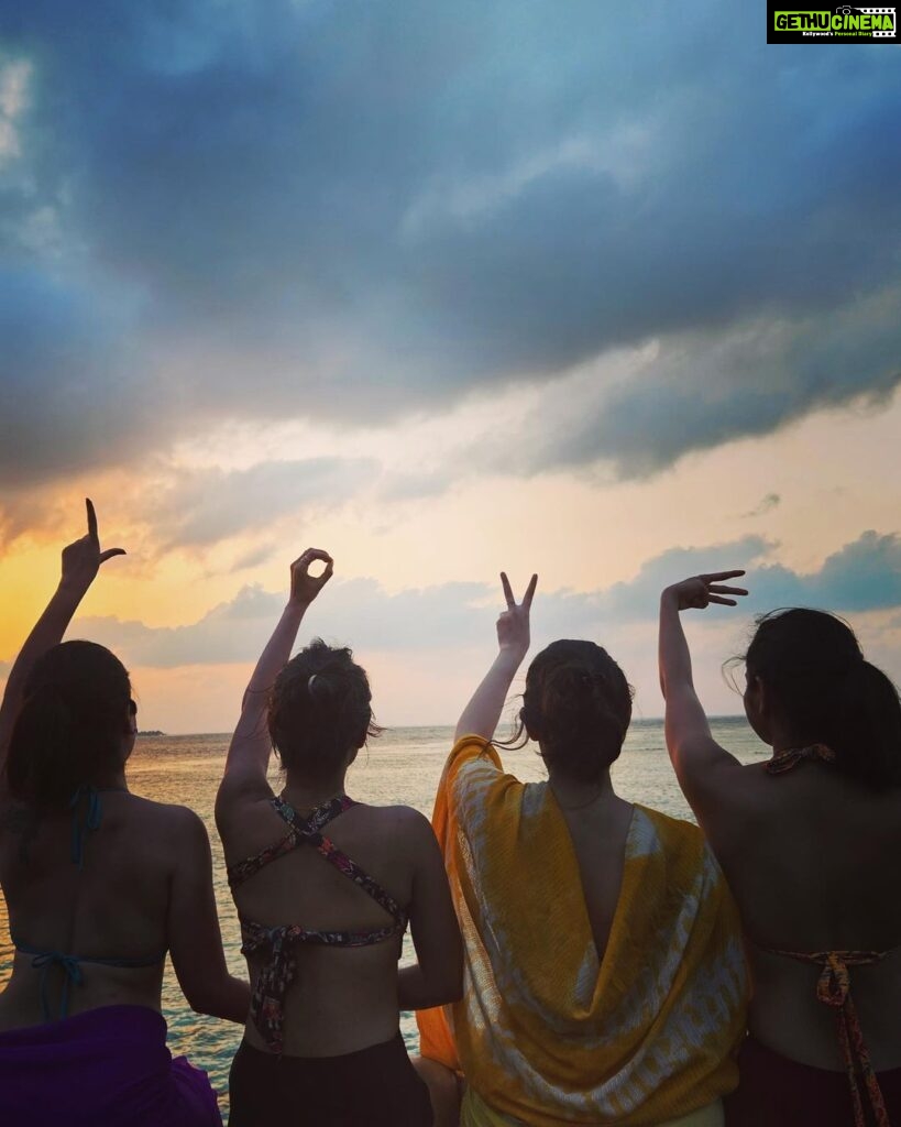 Ashika Ranganath Instagram - Girls trip cheaper than therapy🫰🏼 And it couldn’t be a better place than @adaaranprestigevadoo so so beautiful ♥️ Thanks for organising this amazing holiday @trawel_mart 🙌🏻 Through thick & thin ♥️ @anusha.ranganath_ @thejaswini_sharma @sonalikariappa #AdaaranPrestigeVadoo #AdaaranExperience #SunsetVilla #OceanView #Maldivesresort #trawelmart Adaaran Prestige Vadoo