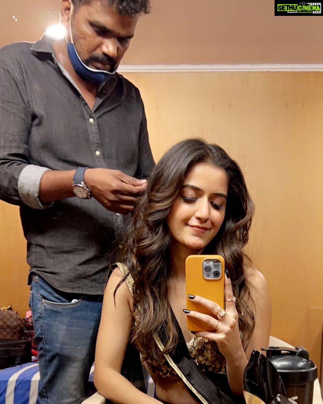 Ashika Ranganath Instagram - BTS of Evergreen #ennoratrulosthayi song! From stressful night schedules to flying in the song (with a harness of course), endless costume trials & rehearsals.. Everything was worth it for the love we are receiving (especially for the song) now! I’d like to thank Kalyan sir for being a marvellous co-star, Shobi master & team for a wonderful choreography, Ashwin & Rajesh for the beautiful costumes, @urjapatel_artistry & @paramesh_hairstylist for making me look great as usual & staying up all night & taking good care of me. @mythriofficial for the amazing production, set & making me part of this superb journey! Loved every bit of it! #Amigosintheatresnow