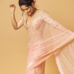 Ashika Ranganath Instagram - Team behind this look 🤍 Styling @manogna_gollapudi Saree @kavithaguttaofficial Jewelry @vajrjewels Make up @sminkupofficial Hair @thimmappa180 Photographer @the_pixel_farmer #Amigos #prereleaseevent