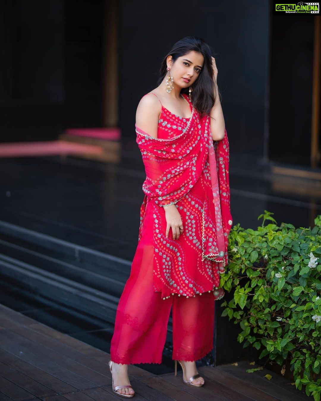 Ashika Ranganath Instagram - Day 1 #Amigos promotions! Styling @manogna_gollapudi Outfit @drc_hyderabad Earrings @sheetalzaveribyvithaldas Photographer @they_call_me_keshu Make up @rajujadhav7557 Hair @thimmappa180 Hyderabad
