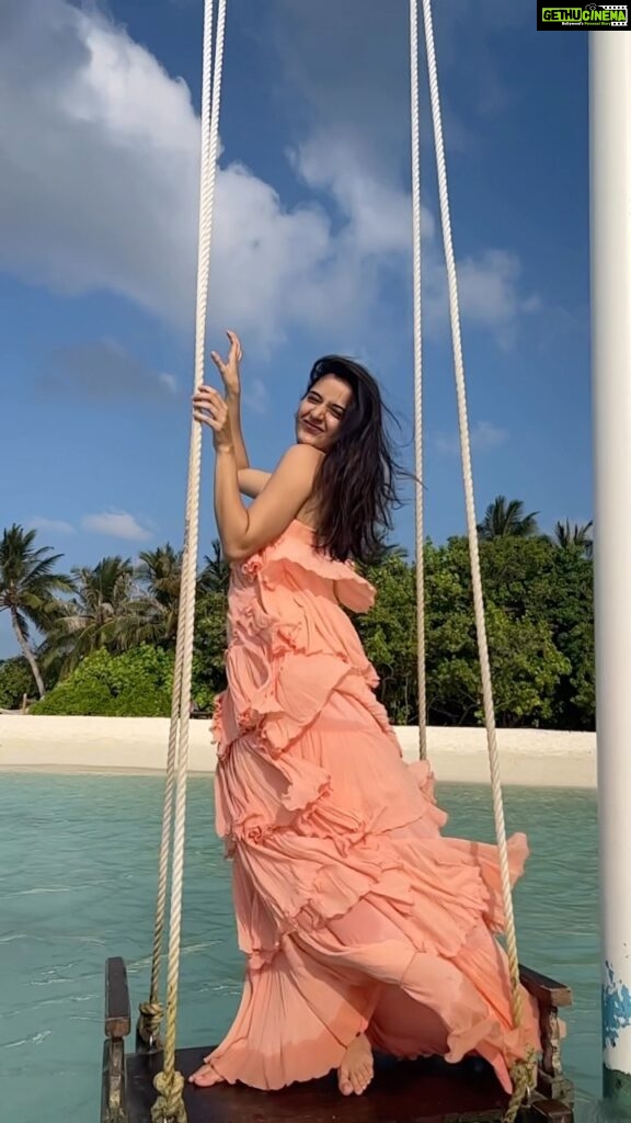 Ashika Ranganath Instagram - Sending you all lots of love & positivity 🤍🤍🤍 Resort @adaaranprestigevadoo Trawel partner @trawel_mart #AdaaranPrestigeVadoo #AdaaranExperience #SunsetVilla #OceanView #Maldivesresort #trawelmart Adaaran Prestige Vadoo