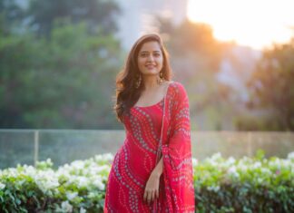 Ashika Ranganath Instagram - Day 1 #Amigos promotions! Styling @manogna_gollapudi Outfit @drc_hyderabad Earrings @sheetalzaveribyvithaldas Photographer @they_call_me_keshu Make up @rajujadhav7557 Hair @thimmappa180 Hyderabad