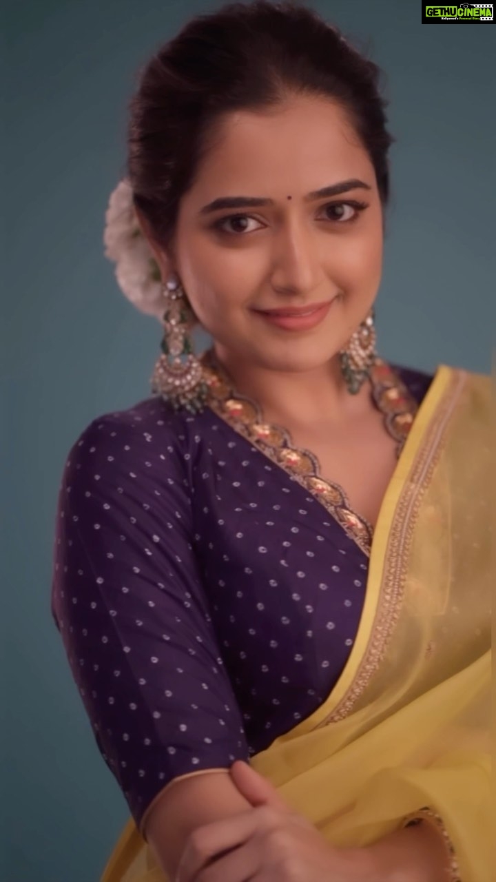 Ashika Ranganath Instagram - Let the eyes do the talking ;) Also, this song is my recent obsession 🤍
