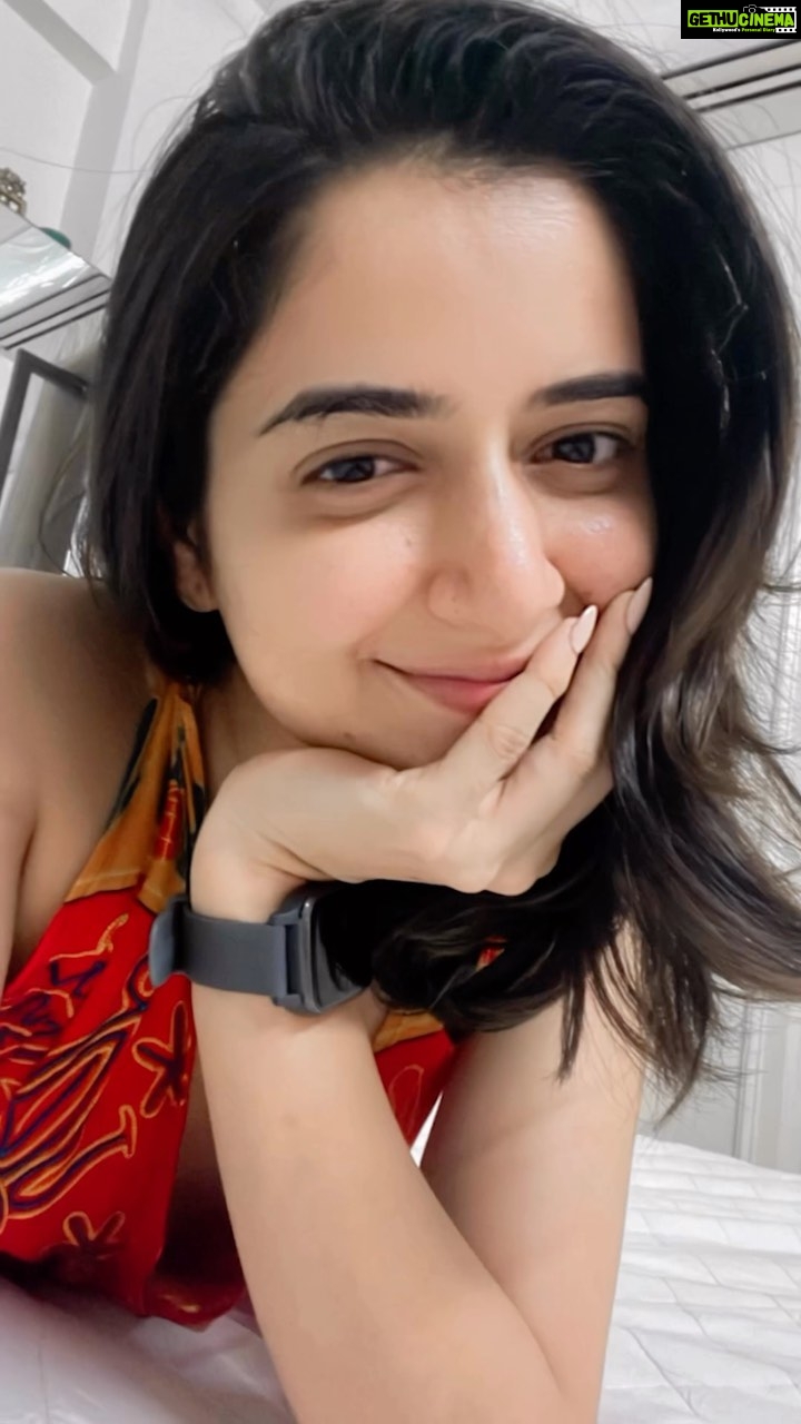Ashika Ranganath Instagram - Whatttaaa year it has beeeen 🤩 To a lot of good work, new beginnings, travelling, adventures , workouts, hectic schedules, max film releases, promotions, Awards & Quality time with close ones this year! To a fulfilling 2022 🙌🏻 Thank you universe 🤍 Looking forward for 2023 😍 ನಿಮ್ಮೆಲ್ಲರ ಪ್ರೀತಿ ಹೀಗೆ ಇರಲಿ 🤍 Gratitude & love - Ashika Ranganath