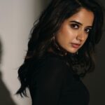 Ashika Ranganath Instagram - 🖤 Shot by @sandeep.mv Diamonds @abarantimelessjewellery Outfit @laxmikrishnaofficial Make up @urjapatel_artistry Hair @paramesh_hairstylist Location @_sunburstt_