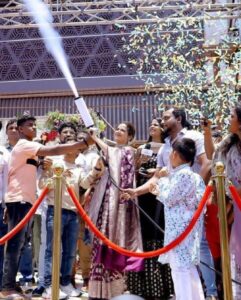Ashika Ranganath Instagram - For the grand launch of #gvmall in bidar 🤍 You were amazing bidar!