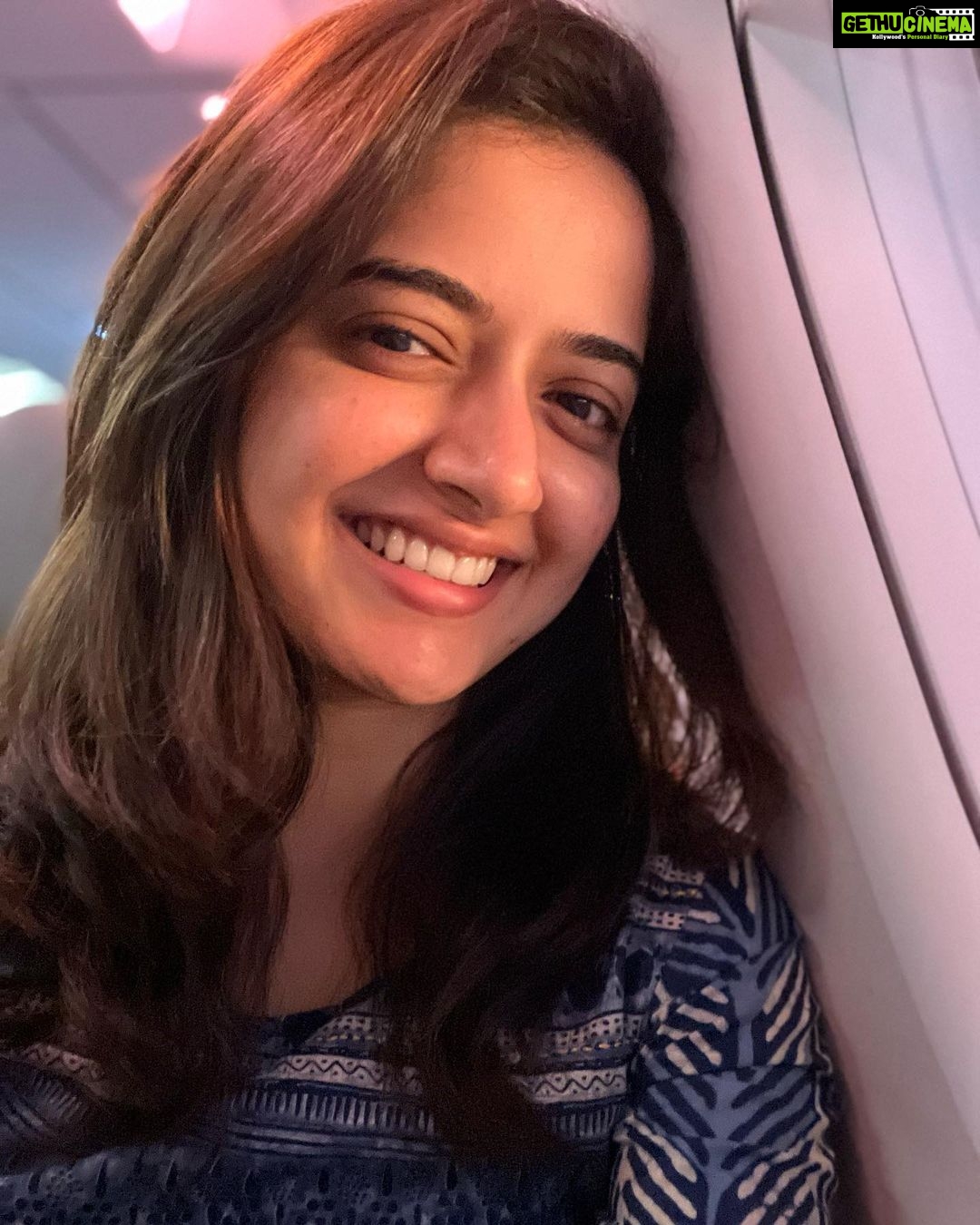Ashika Ranganath Instagram - Never miss a chance to fly at sunsets 🌅 I wouldn’t 🤭 Don’t forget to look at my happy faces, swipe left…