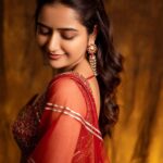 Ashika Ranganath Instagram - Happy ugadi everyone 🤍 ಯುಗಾದಿ ಹಬ್ಬದ ಹಾರ್ಧಿಕ ಶುಭಾಶಯಗಳು ఉగాది పండుగ శుభాకాంక్షలు உகாதி வாழ்த்துக்கள்