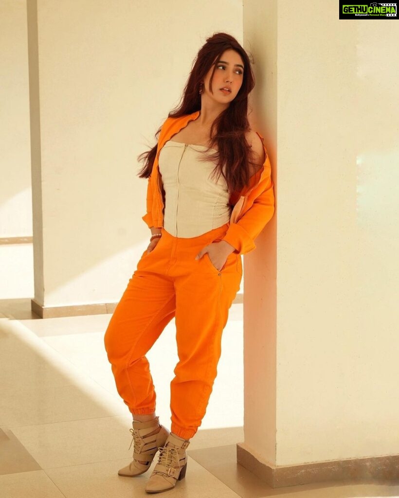 Ashnoor Kaur Instagram - Elysian façades🧡 . . . Wearing @jb_london.store Clicked by @ketangadkar @thribecreators