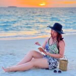 Ashnoor Kaur Instagram - Sea foam in the veins, Understanding the language of the waves🌊🐚🐬🌅 . . . 🩱 @merakilifestudio 👜 @pine_cone_official 📍 @sunsiyamresorts @sunsiyamiruveli 🤝 @planmyleisure Sun Siyam Iru Veli