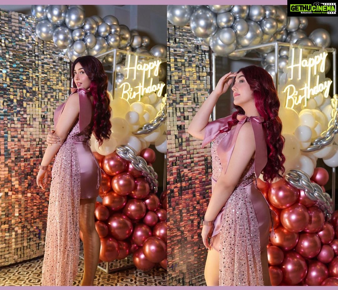 Ashnoor Kaur Instagram - Season 19, episode 1🤍🎂 . . . 👗 @the_details_matter_ 📍 @pleomumbai 💁🏻♀️ @hairtrendzbysmieta 📸 @pixtric_studio 🎊 @roy_events Pleo