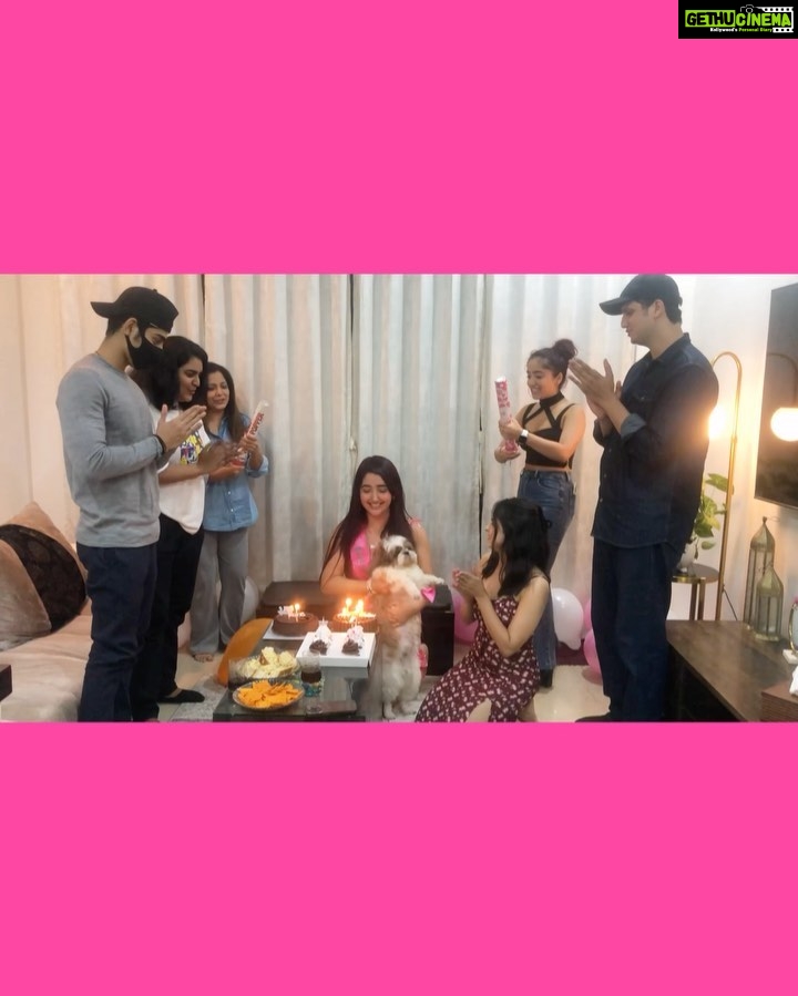 Ashnoor Kaur Instagram - 19th brought-in right💓 . . Thanks to all my lovelies who came and made the start itself soooo special✨ xx 👗 @howwhenwearclothing 🎂 @lucibellos_caffe Home