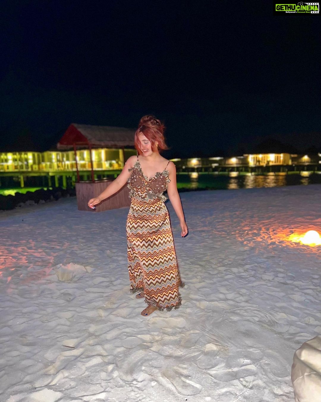 Ashnoor Kaur Instagram - अमोदिनी🐚🌊🥥 . . . Wearing my absolute favvv @rohitkverma ✨ 📍 @sunsiyamresorts @sunsiyamiruveli 🤝 @planmyleisure #maldives #sunsiyam #iruveli #planmyleisure Sun Siyam Iru Veli