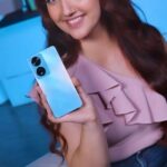 Ashnoor Kaur Instagram - The other day, I just saw Jackie sir asking about the features of the vivo T2 5G series. So, I decided to show him all that makes the vivo T2 5G series, the top performer! Do you know about its biggest superpowers that help it multi-task efficiently? Its crystal-clear AMOLED Display, 64 MP OIS Anti-Shake Camera, and Snapdragon 695 5G Processor! In this fast-paced life, you need a phone that matches up to your pace, and the vivo T2 5G series just fulfills that! Get. Set. Turbo with vivo T2 5G series! To know more, head to @vivo_india page! #GetSetTurbo #TurboLife #vivoT2Series #5G