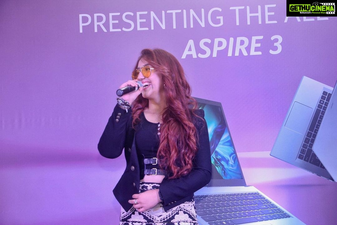 Ashnoor Kaur Instagram - #AD It was a delight to be there at the launch and unveiling event of Acer Aspire 3 laptop✨ I was so lucky to get my hands on this laptop ✨ Loved meeting a few of you there ❤️ @acerindia @amd.india