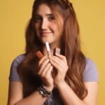 Ashnoor Kaur Instagram - Have you found your perfect nude shade yet?👀 Well, fyi- it’s none other than ‘Buttercup’ by @colorplay_in Get yours now on www.ColorPlay.in 👄 #PlayItYourWay #ColorPlayByAshnoor #CPbyAK #GenZ