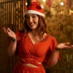 Ashnoor Kaur Instagram – Merry Christmas🎄♥️
.
.
.
#whatiwore #ashnoorstylediaries #christmas
Wearing @howwhenwearclothing