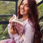 Ashnoor Kaur Instagram - “In the future, if by some miracle you ever find yourself in the position to fall in love again . . . fall in love with me.”😩🎀✨
