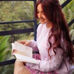 Ashnoor Kaur Instagram - “In the future, if by some miracle you ever find yourself in the position to fall in love again . . . fall in love with me.”😩🎀✨
