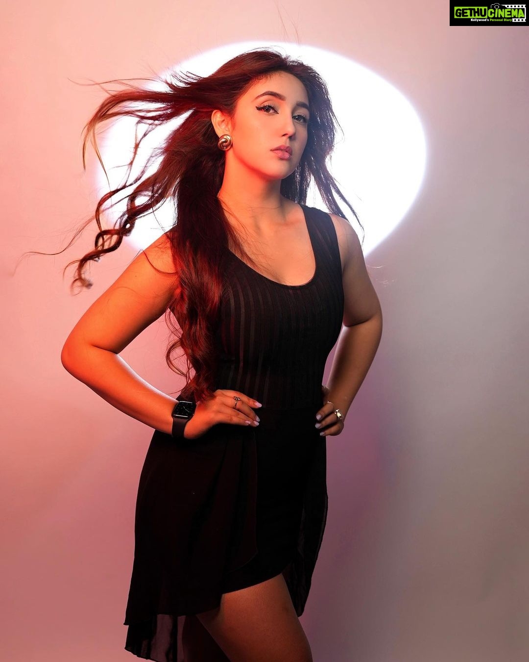 Ashnoor Kaur Instagram - Darlin’ I’m a nightmare, dressed like a daydream🥀🖤