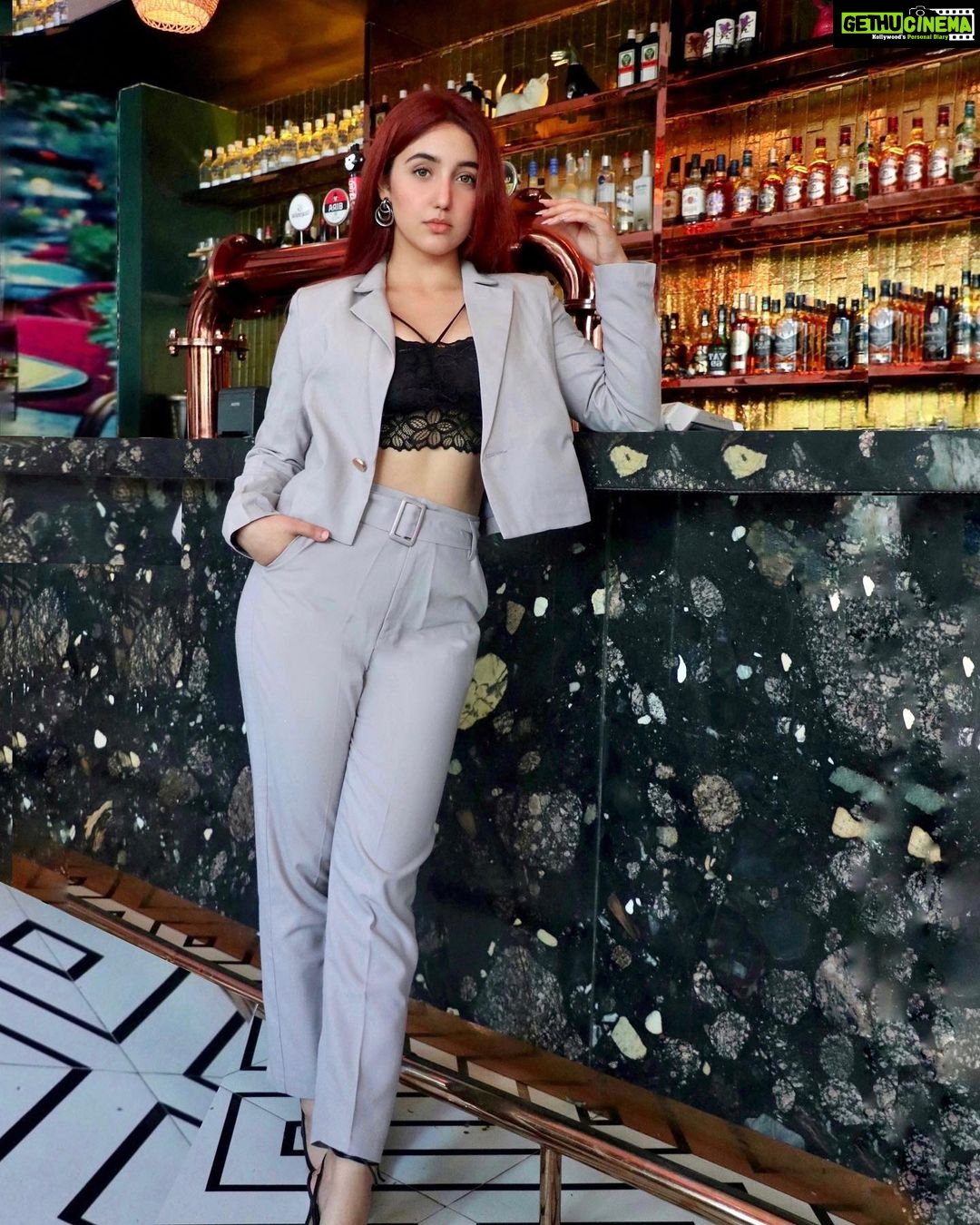 Ashnoor Kaur Instagram - Act like a lady, think like a boss🖤 . . . Footwear : @thepeirestore Blazer set : @shop.dlanxa @alishasabharwal_ Hair color : @blingnailsbeautynhair.kandivli Brand Pr: @socialpinnaclepr Style partner: @styling.your.soul