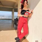 Ashnoor Kaur Instagram - Crois en toi♥️ . . . #AboutYesterday #ashnoorstylediaries #WhatIWore Pants @lovegen_official Boots @svaavi